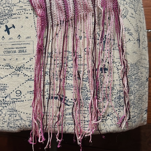 No Brand Tag Fringy Knitted Multi Colored Metallic Pink Scarf - Picture 6 of 6